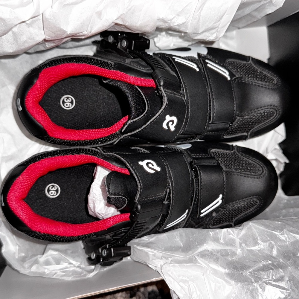 PELOTON Women’s Cycling Shoes